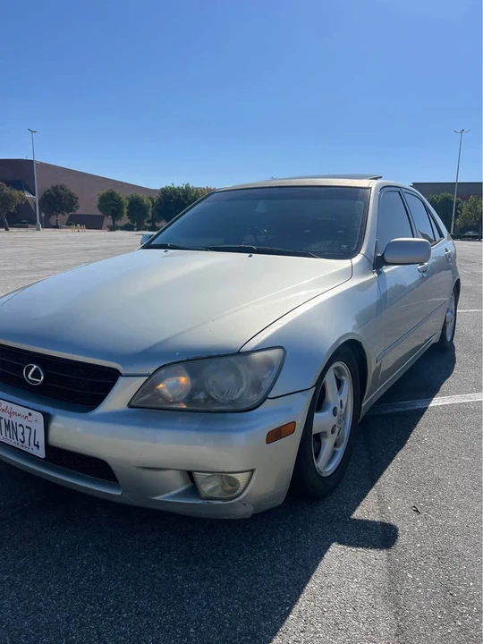 2001 Lexus IS 1st Gen - Image 10 of 19
