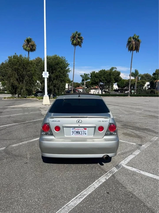 2001 Lexus IS 1st Gen - Image 14 of 19