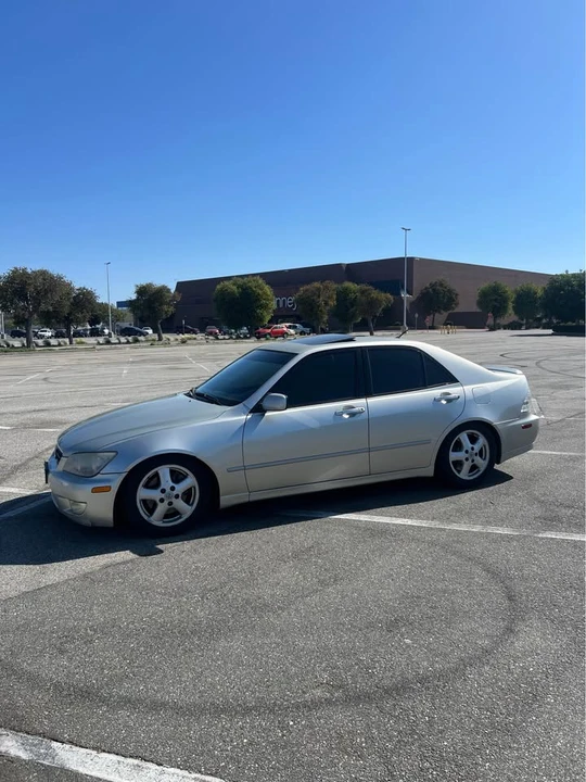 2001 Lexus IS 1st Gen - Image 19 of 19