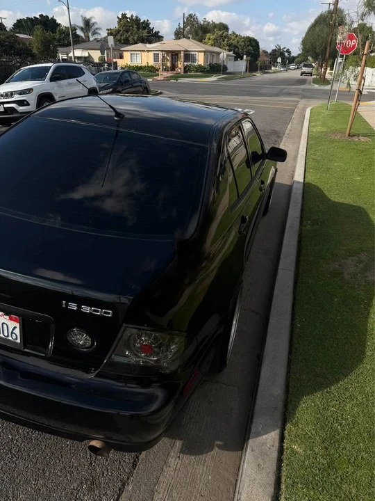 2001 Lexus IS 1st Gen - Image 12 of 13
