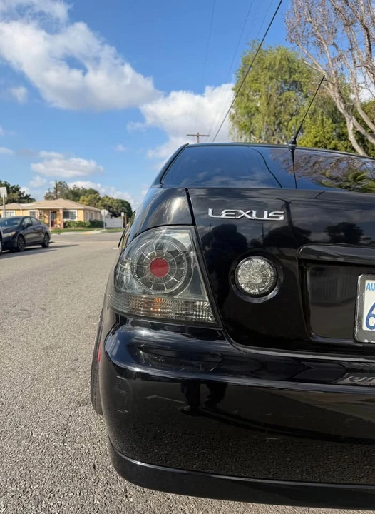 2001 Lexus IS 1st Gen - Image 5 of 13