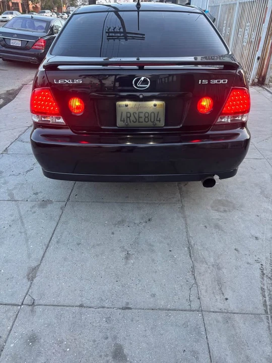 2001 Lexus IS 1st Gen - Image 6 of 9