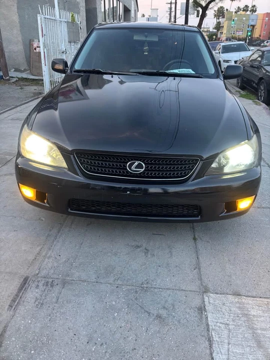 2001 Lexus IS 1st Gen - Image 5 of 9