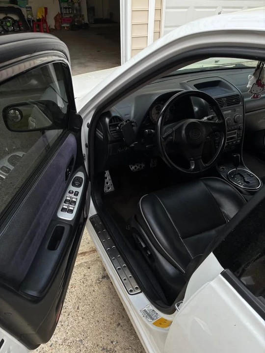 2001 Lexus IS 1st Gen - Image 2 of 11