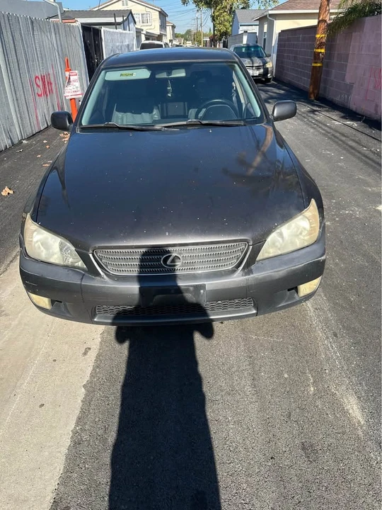 2001 Lexus IS 1st Gen - Image 2 of 8