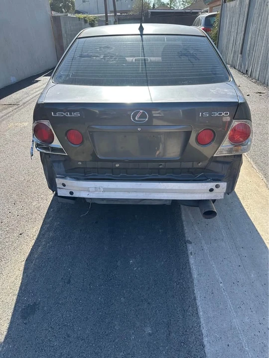 2001 Lexus IS 1st Gen - Image 5 of 8