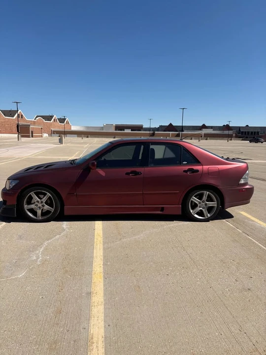 2001 Lexus IS 1st Gen - Image 3 of 10