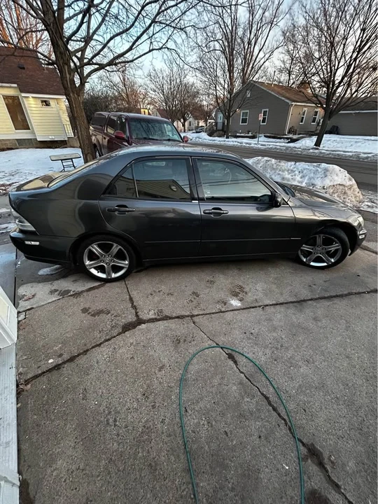 2001 Lexus IS 1st Gen - Image 4 of 11