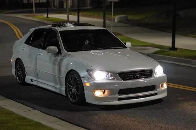 2001 Lexus IS 1st Gen - Image 11 of 11