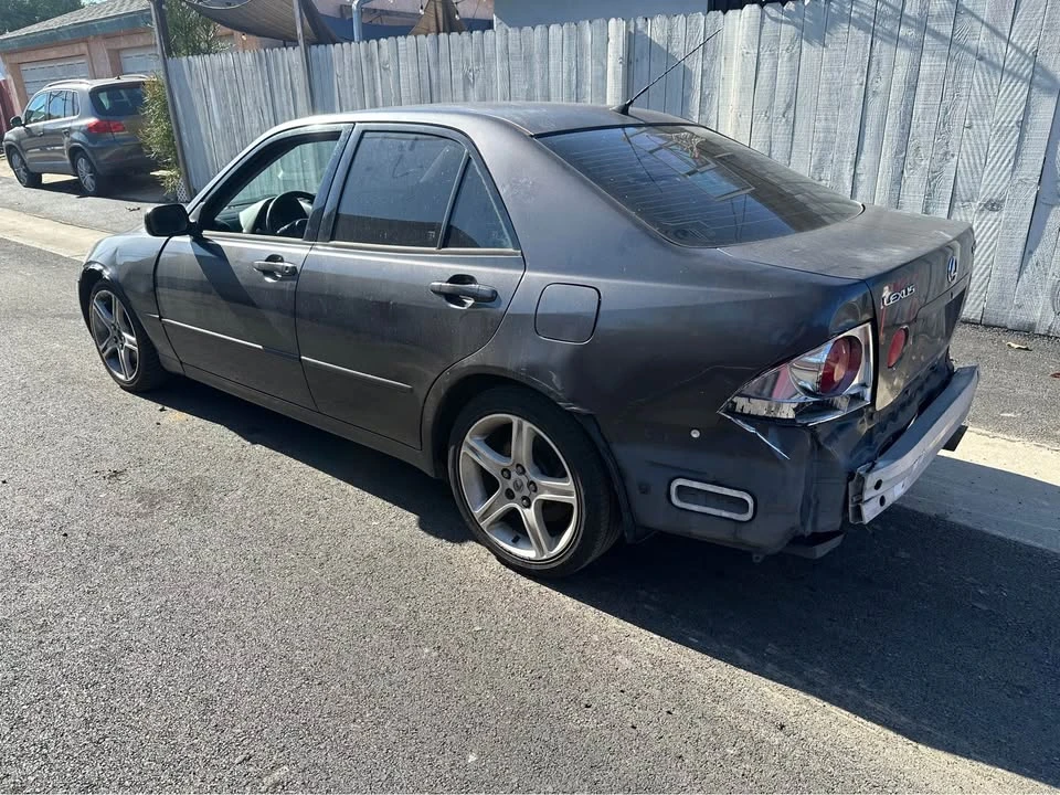 2001 Lexus IS 1st Gen - Image 4 of 8