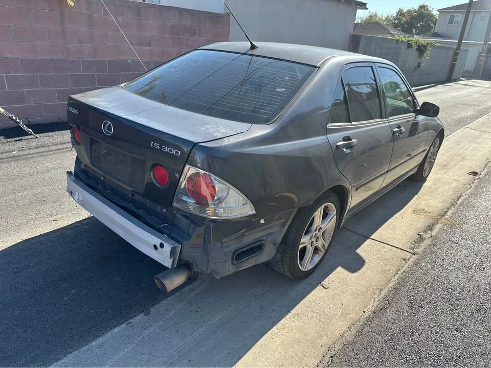 2001 Lexus IS 1st Gen - Image 6 of 8