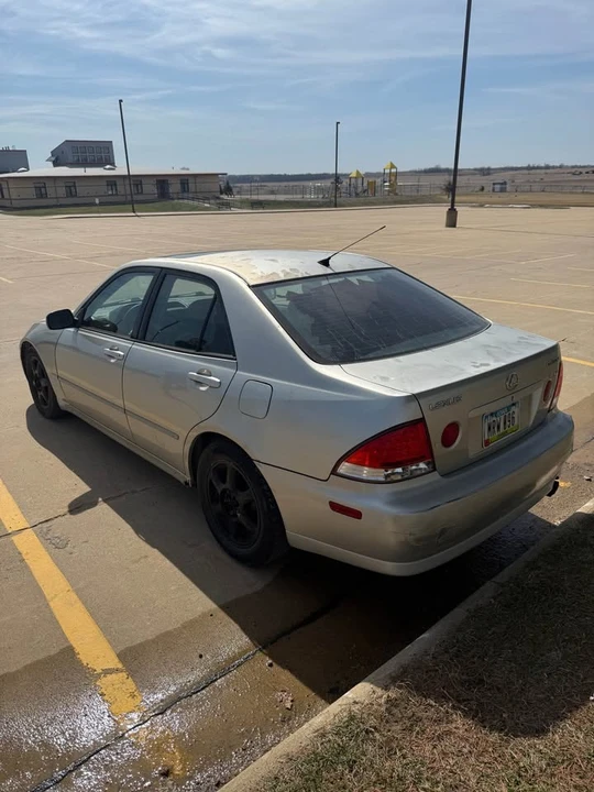 2001 Lexus IS 1st Gen - Image 3 of 8