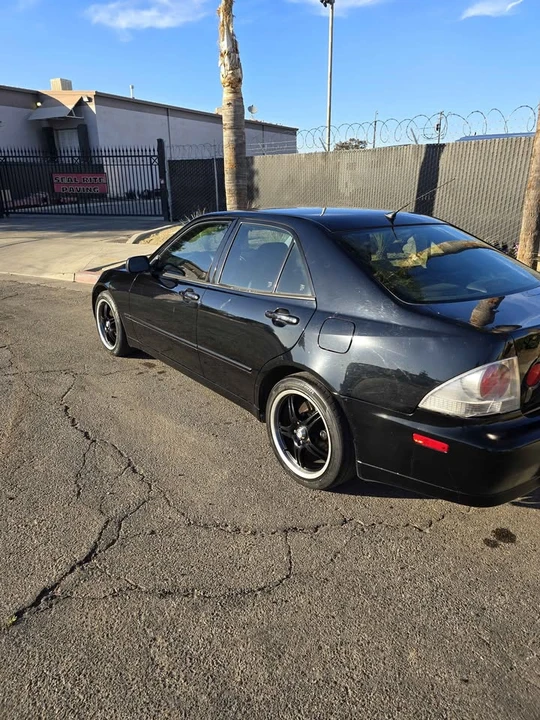 2001 Lexus IS 1st Gen - Image 3 of 9