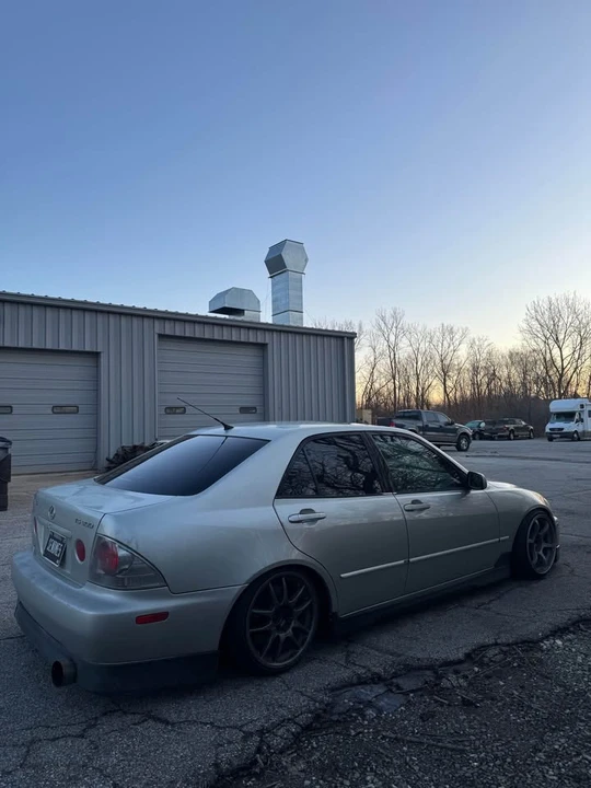 2001 Lexus IS 1st Gen - Image 3 of 5