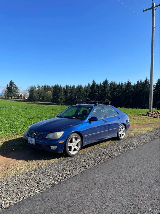 2001 Lexus IS 1st Gen - Image 12 of 13