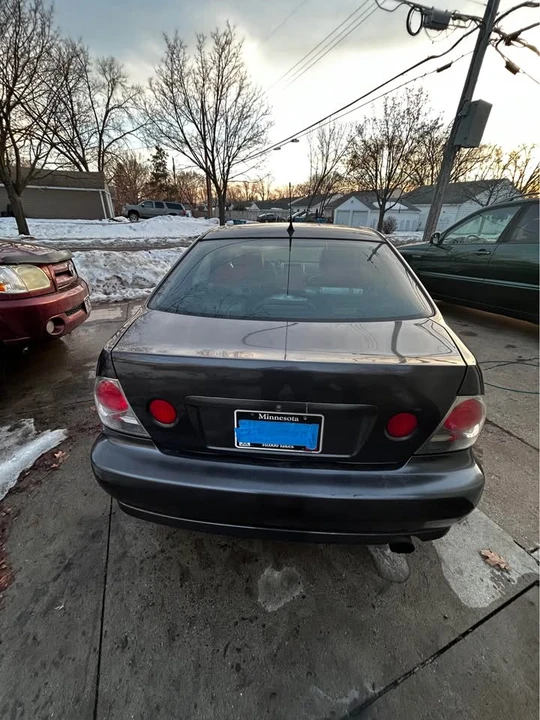 2001 Lexus IS 1st Gen - Image 3 of 11