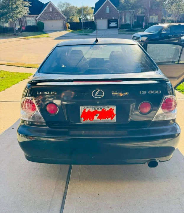 2001 Lexus IS 1st Gen - Image 3 of 3