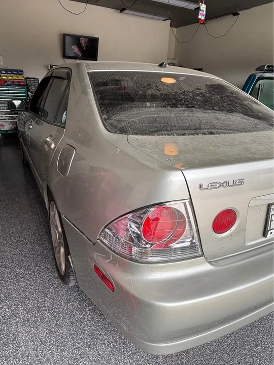 2001 Lexus IS 1st Gen - Image 4 of 6
