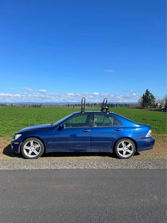 2001 Lexus IS 1st Gen - Image 11 of 13