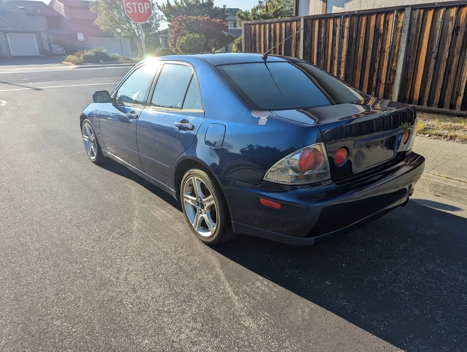 2001 Lexus IS 1st Gen - Image 4 of 12