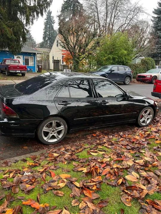 2001 Lexus IS 1st Gen - Image 2 of 2