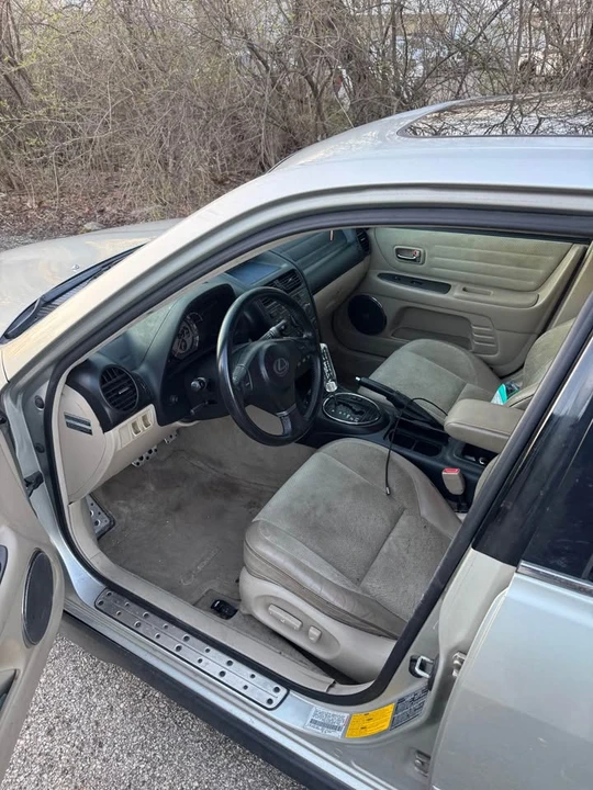 2001 Lexus IS 1st Gen - Image 5 of 5