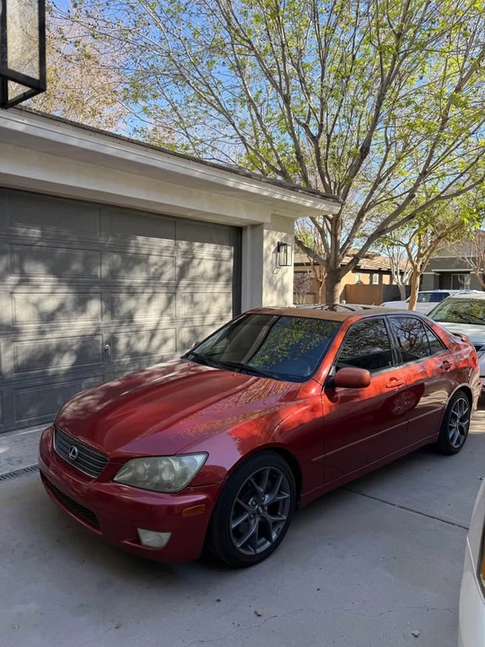 2001 Lexus IS 1st Gen - Image 2 of 10