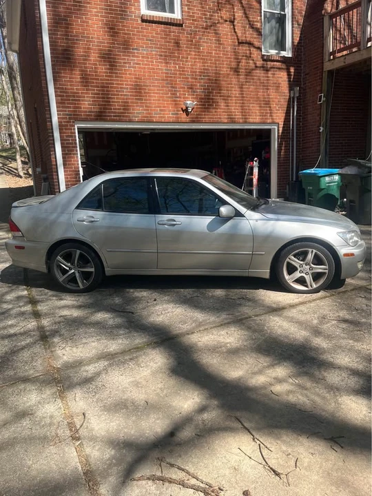 2001 Lexus IS 1st Gen - Image 3 of 12