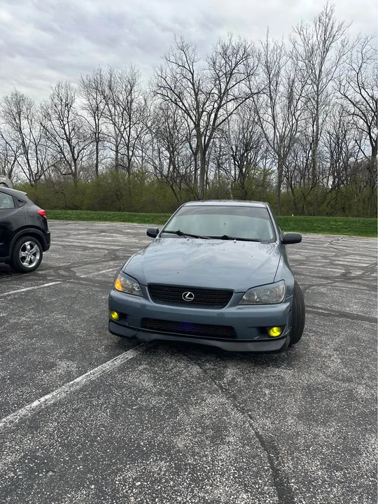 2001 Lexus IS 1st Gen - Image 2 of 4