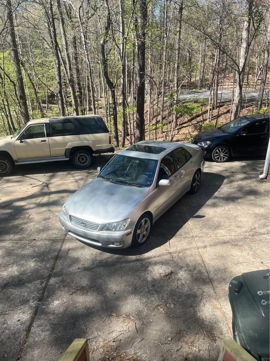 2001 Lexus IS 1st Gen - Image 2 of 12