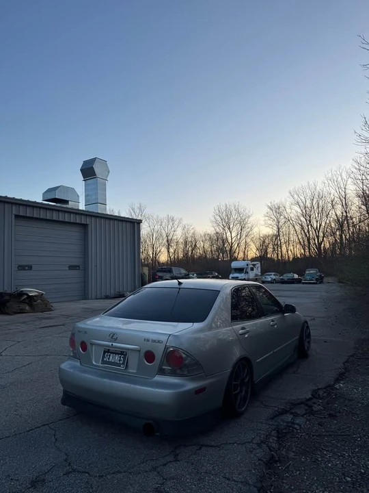 2001 Lexus IS 1st Gen - Image 2 of 5