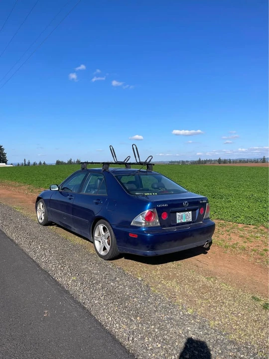 2001 Lexus IS 1st Gen - Image 10 of 13