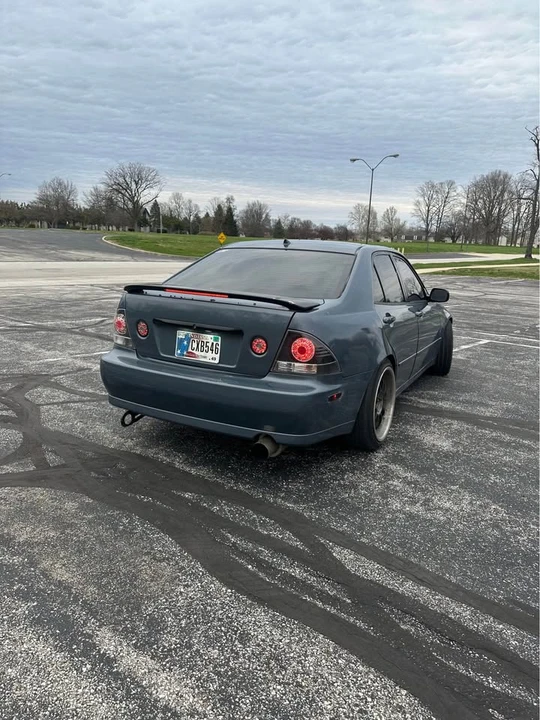 2001 Lexus IS 1st Gen - Image 3 of 4