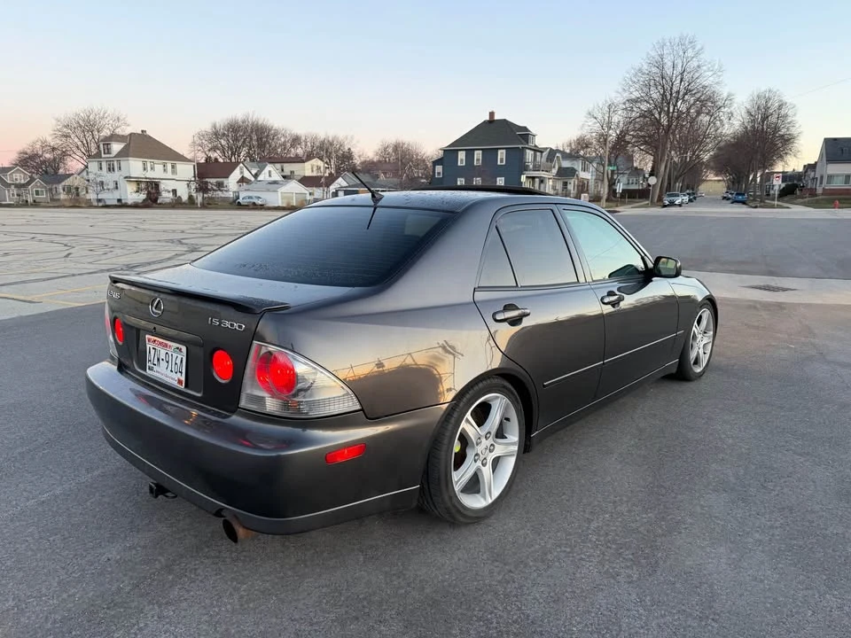 2001 Lexus IS 1st Gen - Image 3 of 11