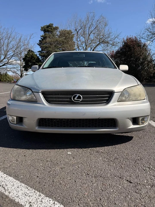 2001 Lexus IS 1st Gen - Image 2 of 14