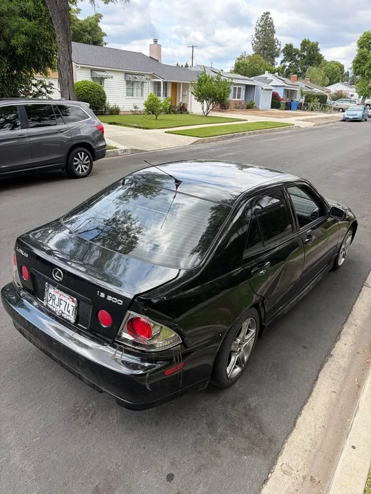 2001 Lexus IS 1st Gen - Image 4 of 11