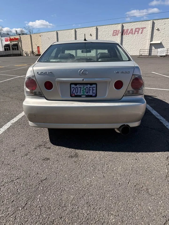 2001 Lexus IS 1st Gen - Image 4 of 14
