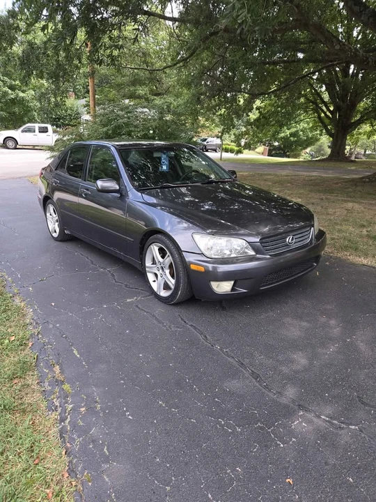 2001 Lexus IS 1st Gen - Image 2 of 8