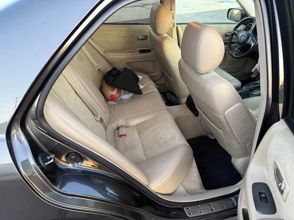 2001 Lexus IS 1st Gen - Image 9 of 11