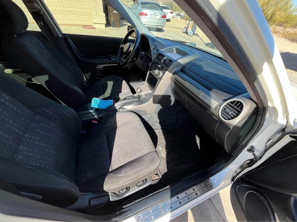2001 Lexus IS 1st Gen - Image 10 of 10
