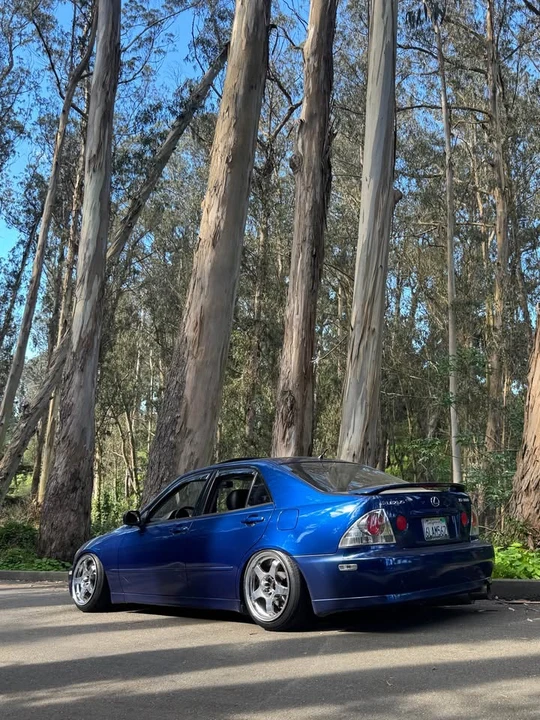 2001 Lexus IS 1st Gen - Image 2 of 9