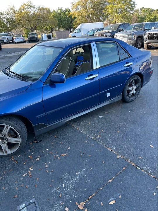 2001 Lexus IS 1st Gen - Image 5 of 8