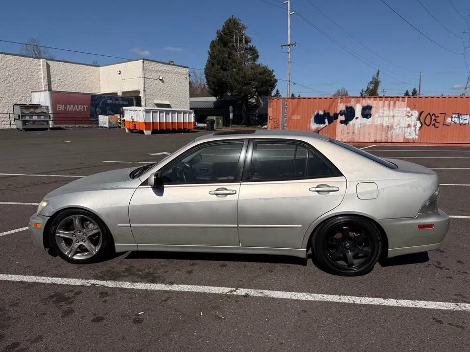 2001 Lexus IS 1st Gen - Image 5 of 14