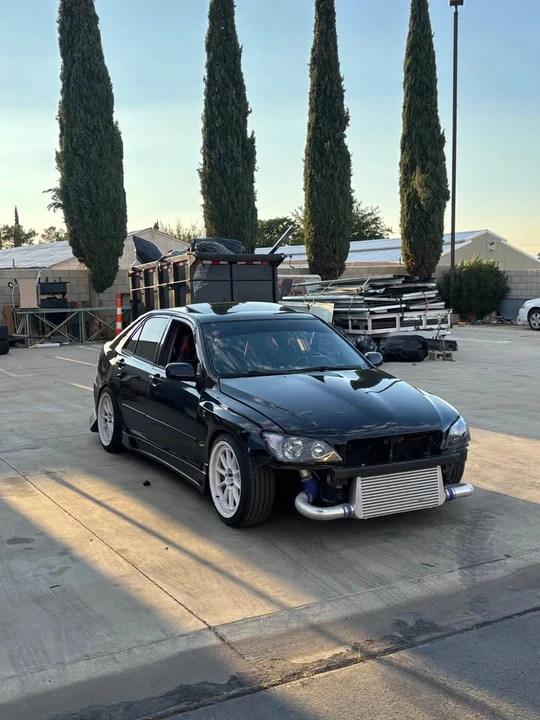 2001 Lexus IS 1st Gen - Image 2 of 7