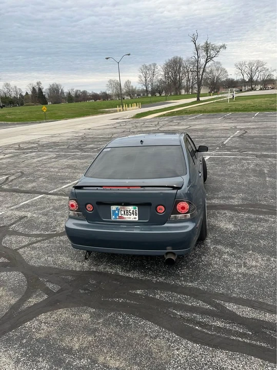 2001 Lexus IS 1st Gen - Image 4 of 4