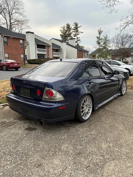 2001 Lexus IS 1st Gen - Image 4 of 9