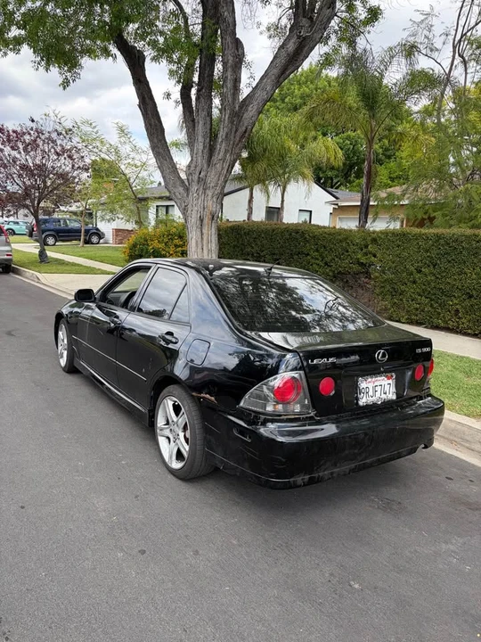 2001 Lexus IS 1st Gen - Image 6 of 11