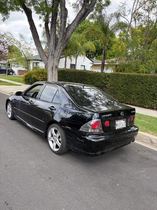 2001 Lexus IS 1st Gen - Image 5 of 11