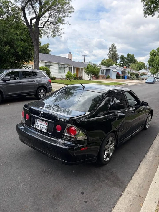 2001 Lexus IS 1st Gen - Image 3 of 11