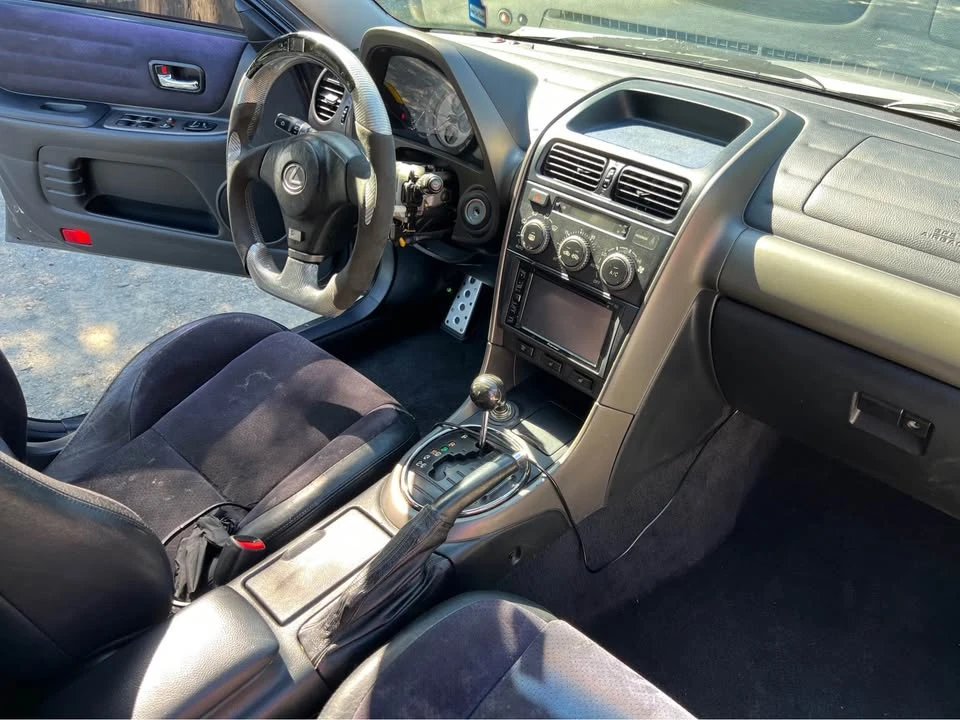 2001 Lexus IS 1st Gen - Image 12 of 17